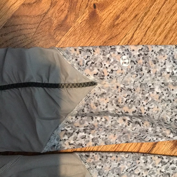 Lululemon Run Pace Queen Tights Size 2 - Picture 2 of 4